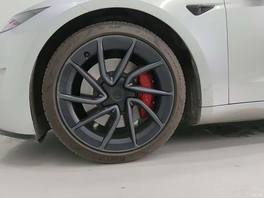 Tesla Model 3, 2024 23