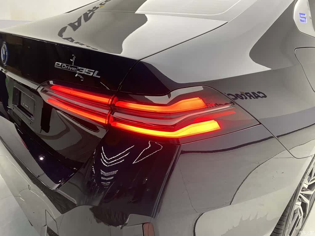 BMW i5, 2025 10