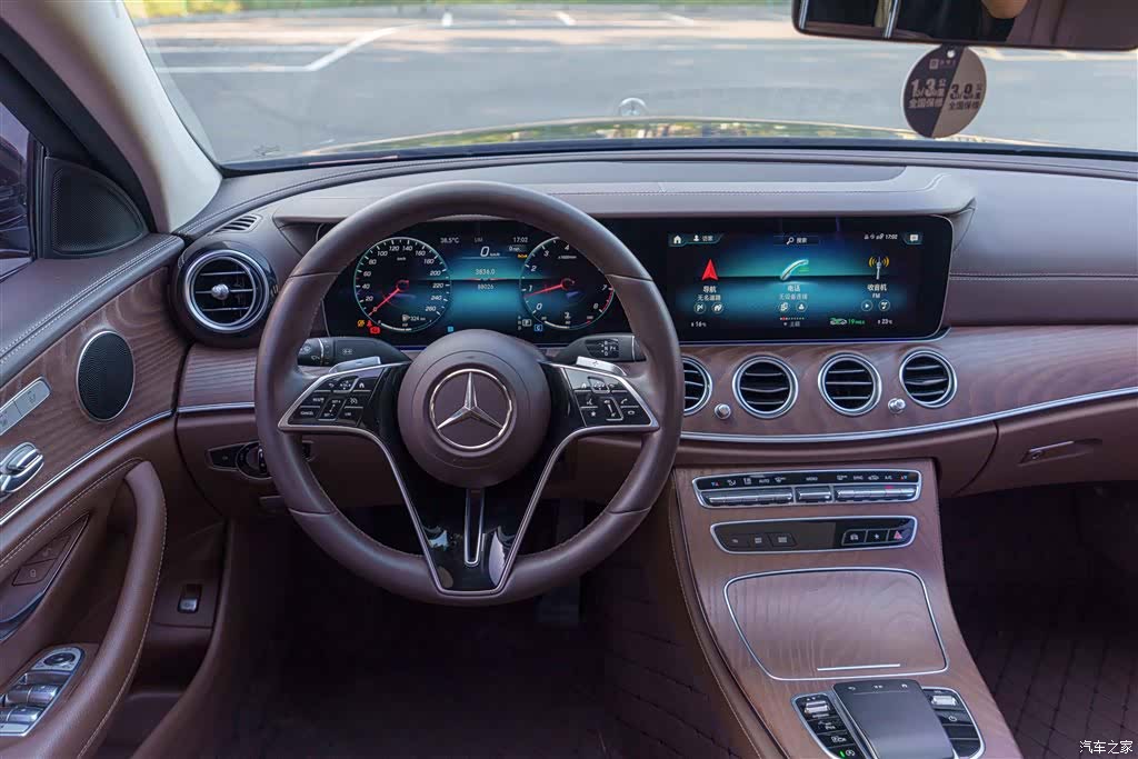 Mercedes-Benz E-Class, 2022 16