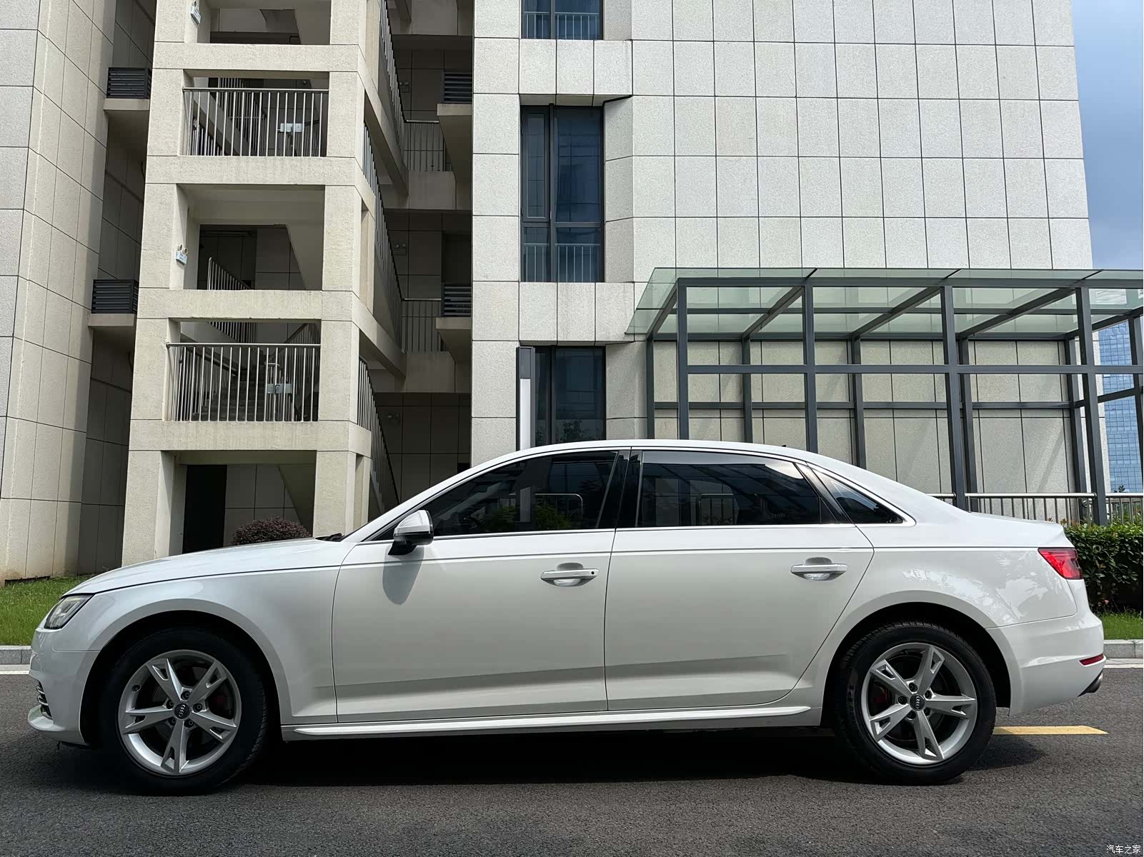 Audi A4L, 2017 22