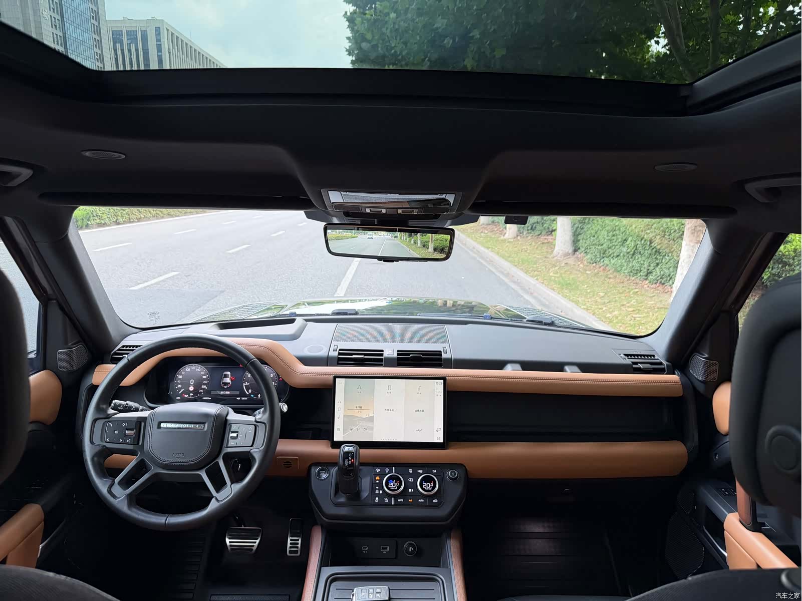 Land Rover Defender, 2023 13