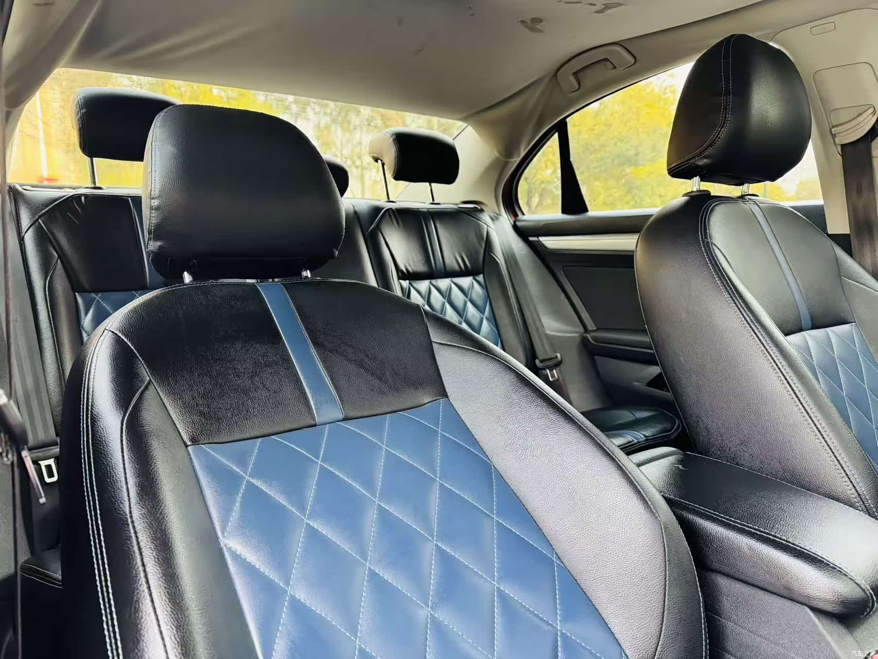 Volkswagen Lamando, 2015 11