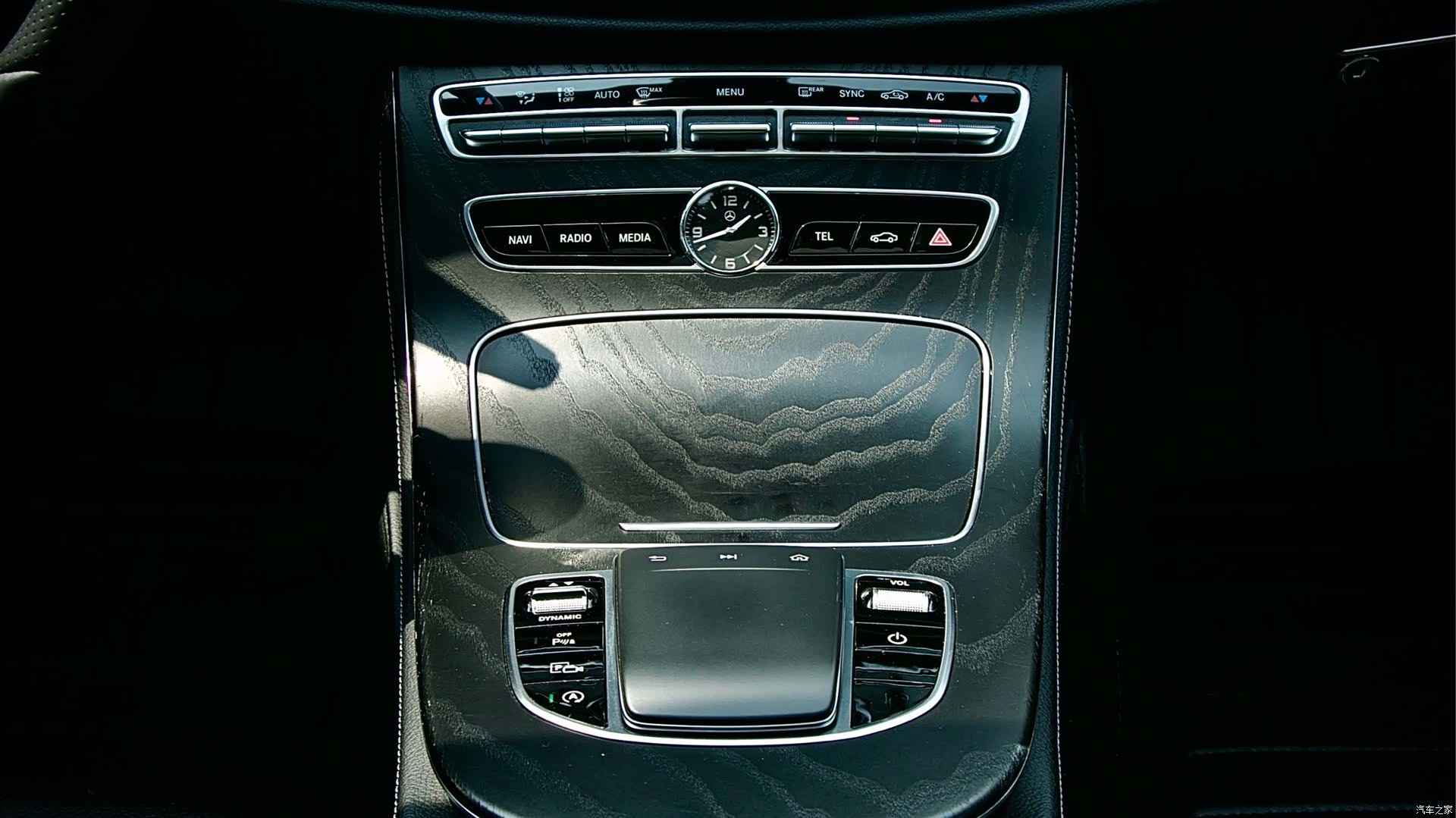 Mercedes-Benz E-Class, 2019 12