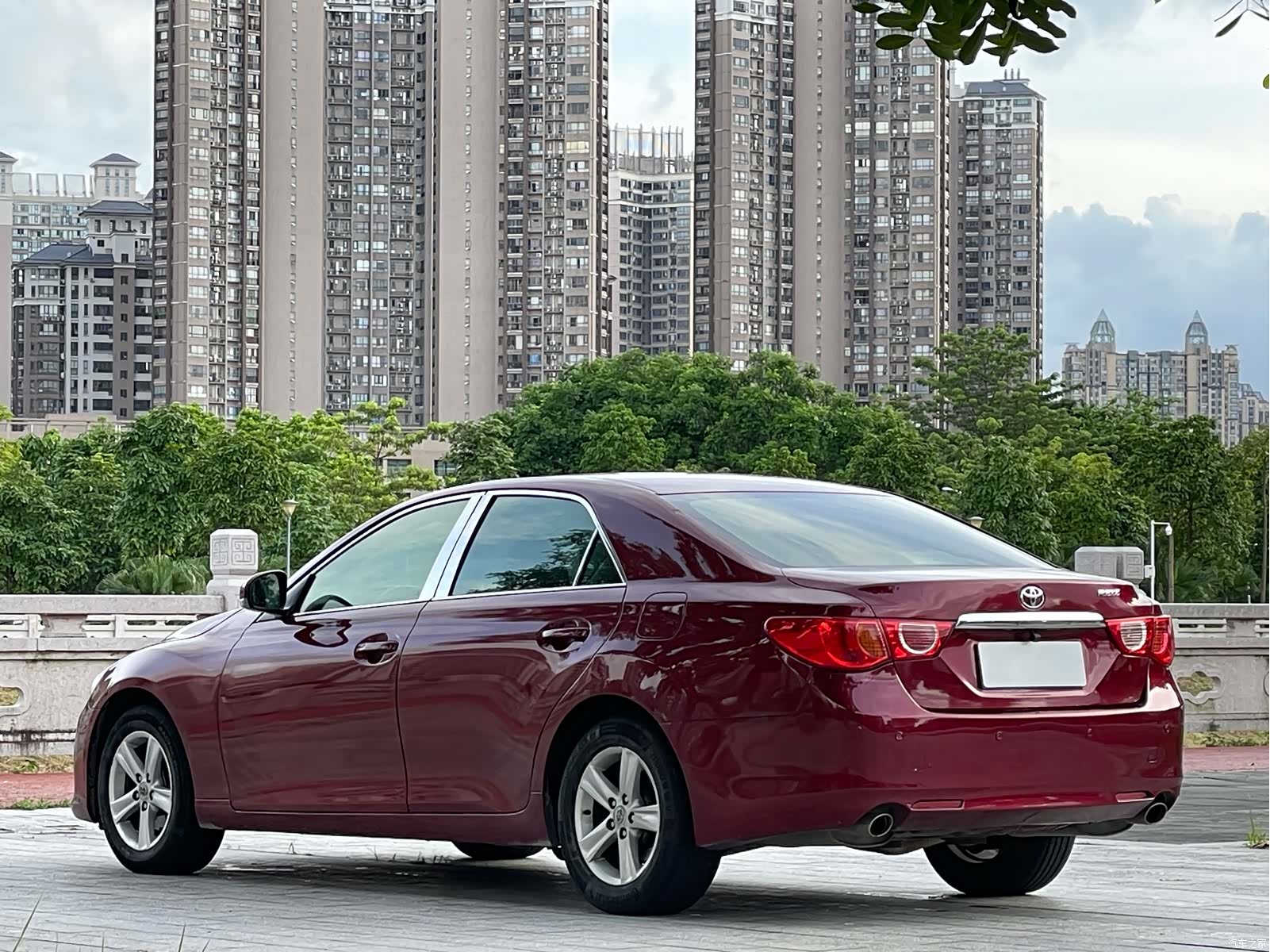 Toyota 2.5V, 2011 4