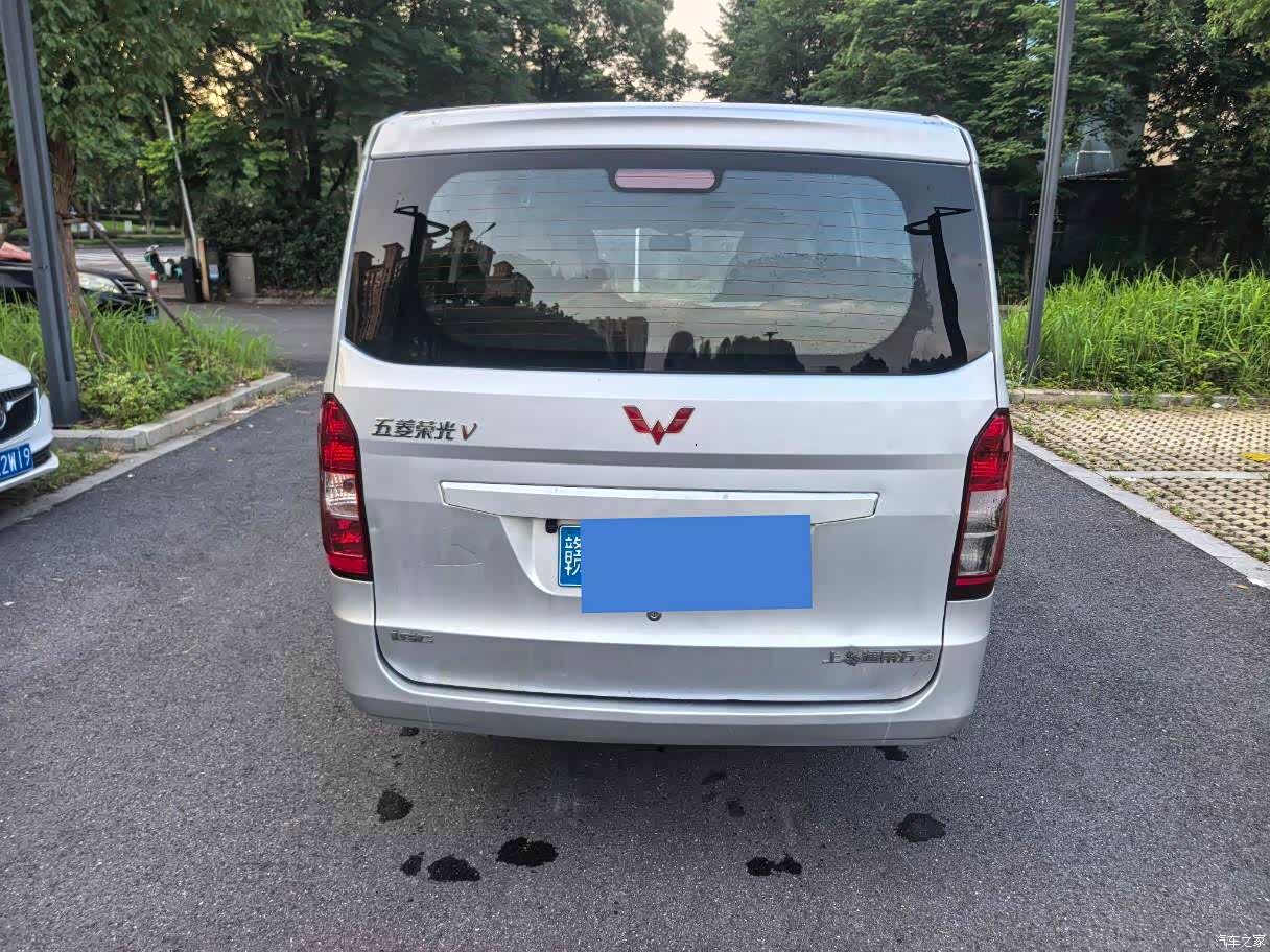 Wuling V, 2017 все фото