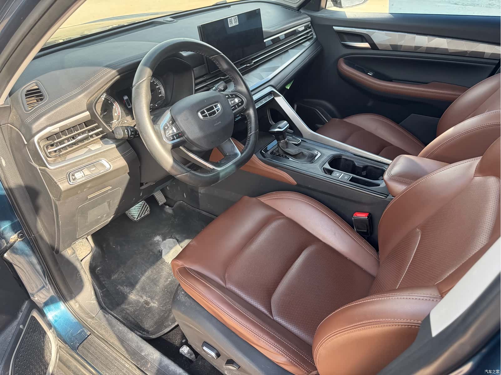 Geely X6, 2022 4