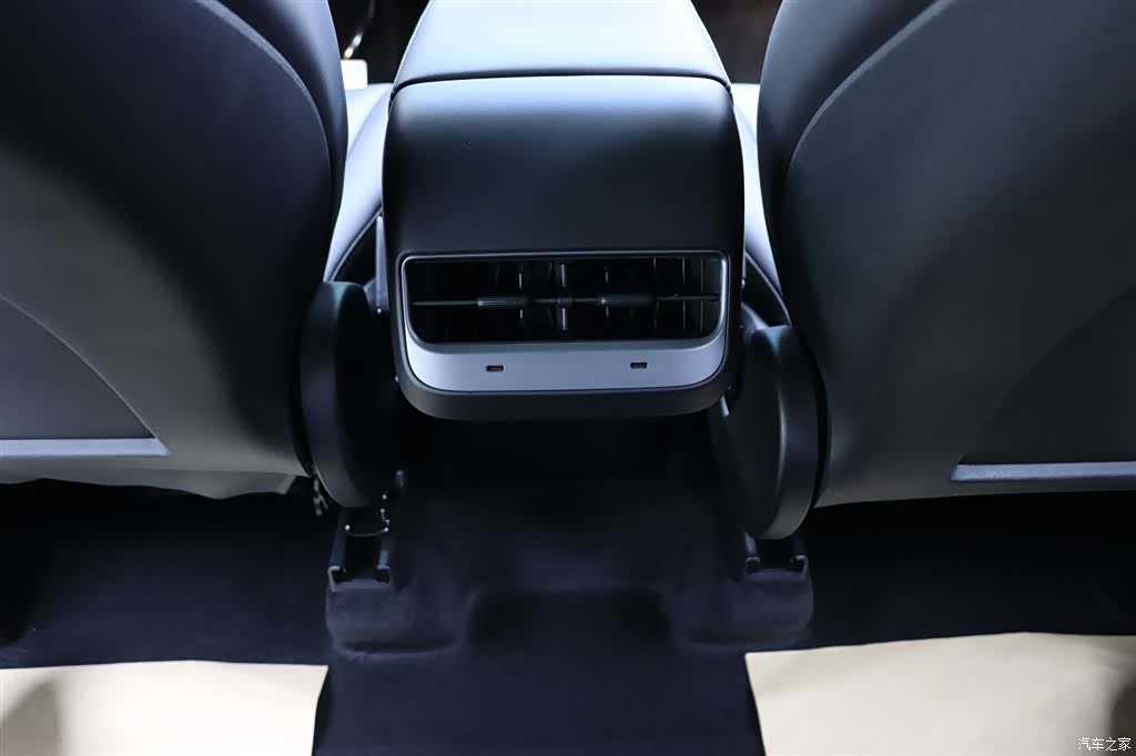 Tesla Model Y, 2022 17