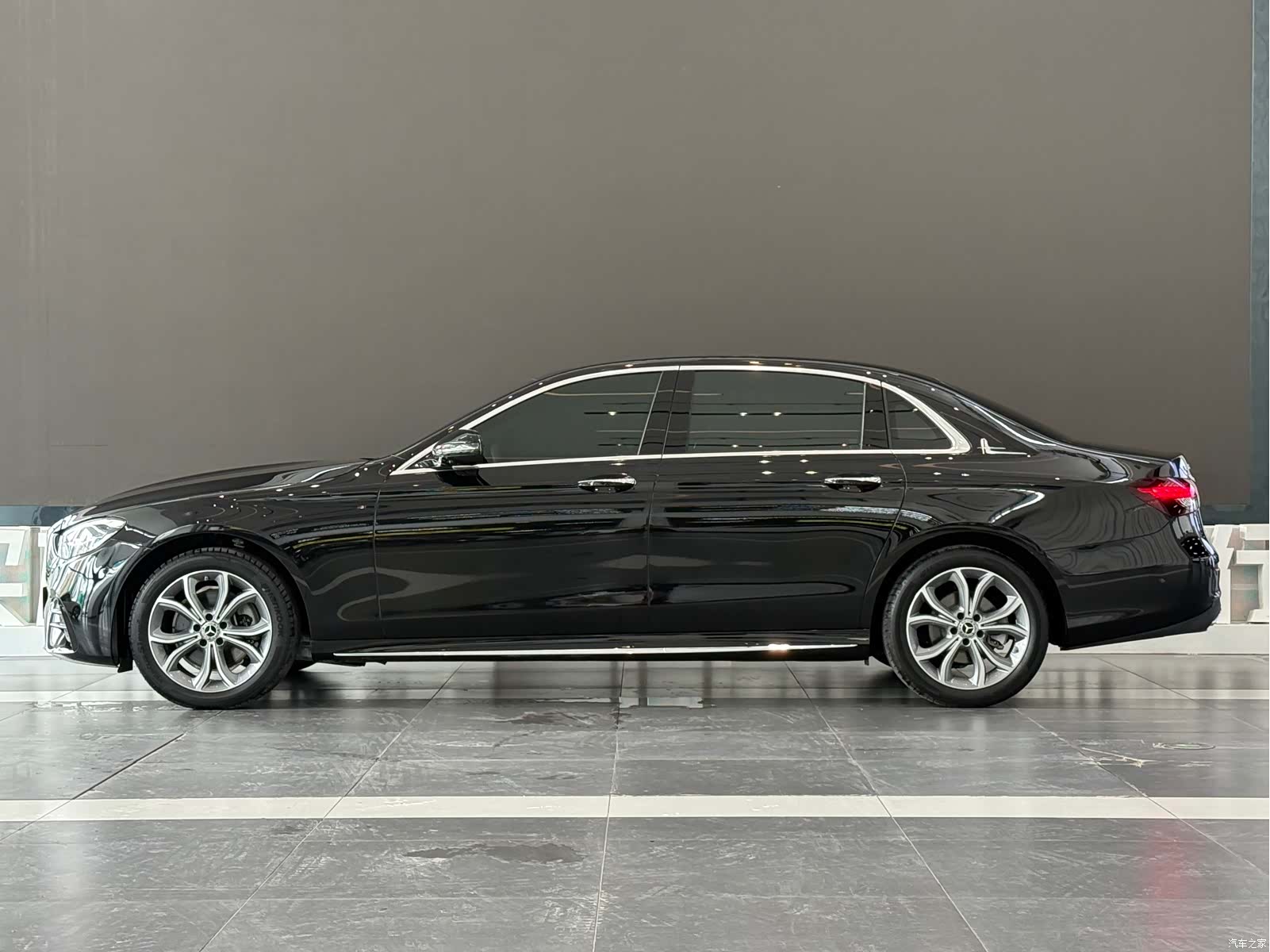 Mercedes-Benz E-Class, 2021 4