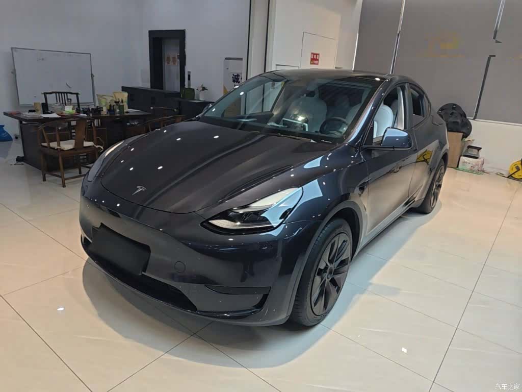Tesla Model Y, 2024 1