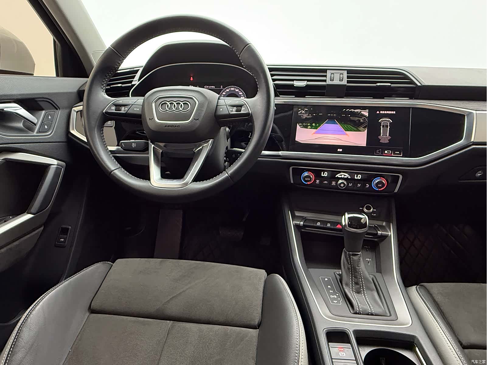 Audi Q3, 2023 10