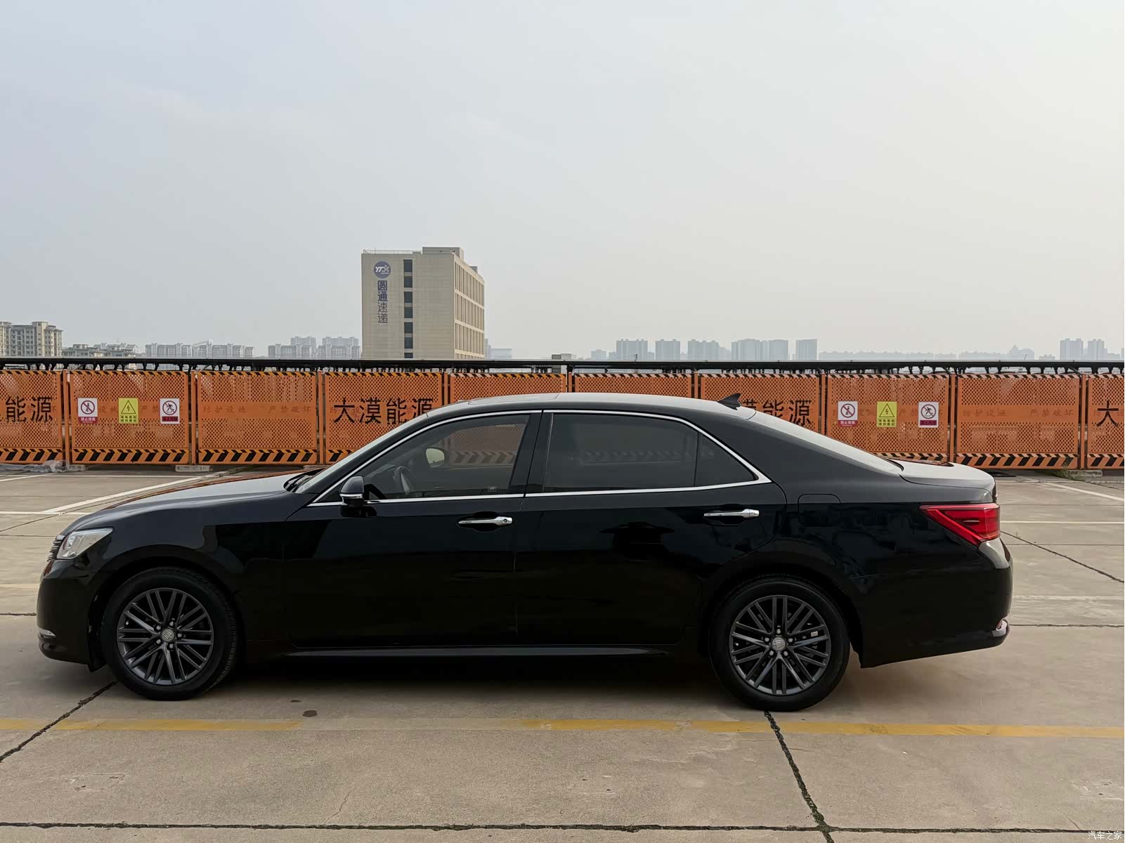 Toyota Crown, 2017 8