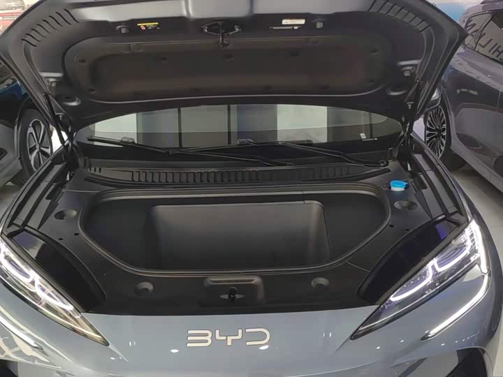 BYD Sealion 07 EV 2024 610 zhi hang ban