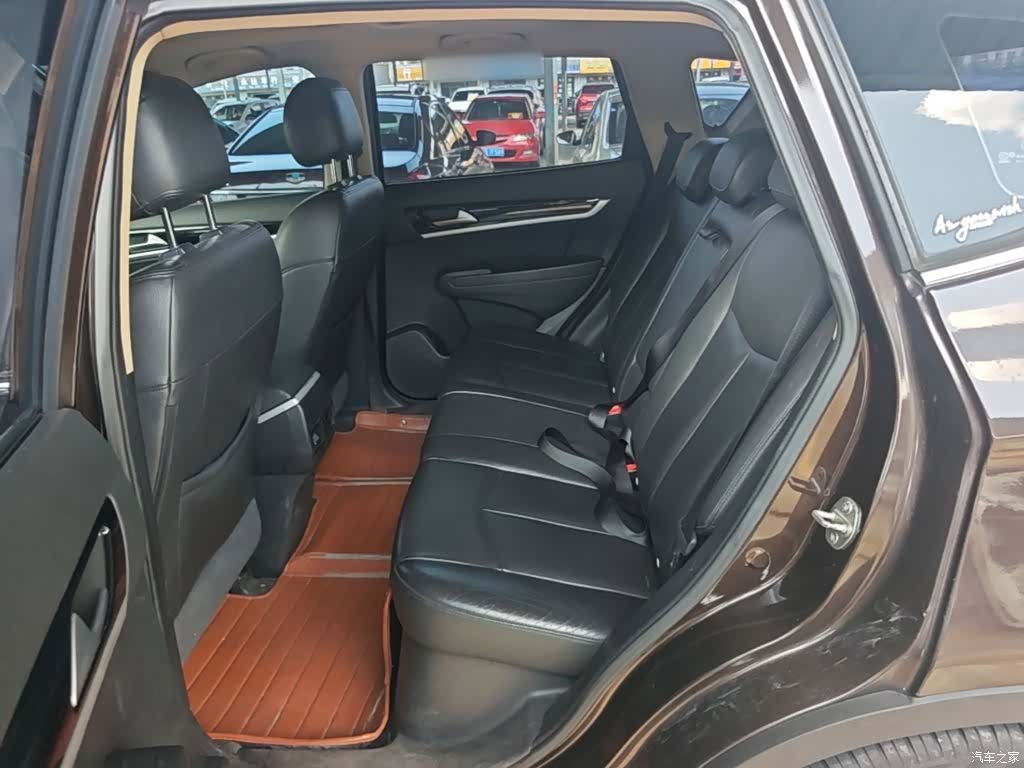 DongFeng AX7, 2015 17