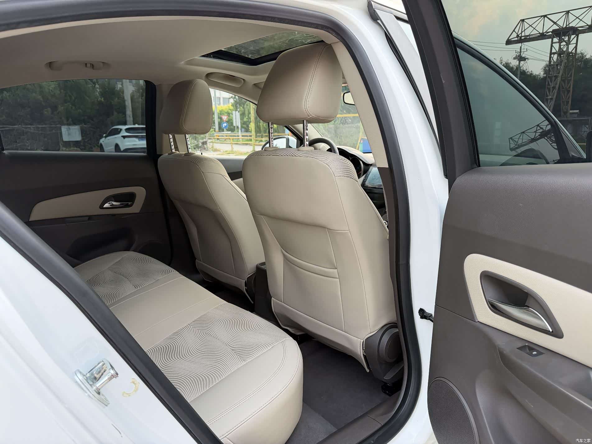 Chevrolet SE, 2017 13