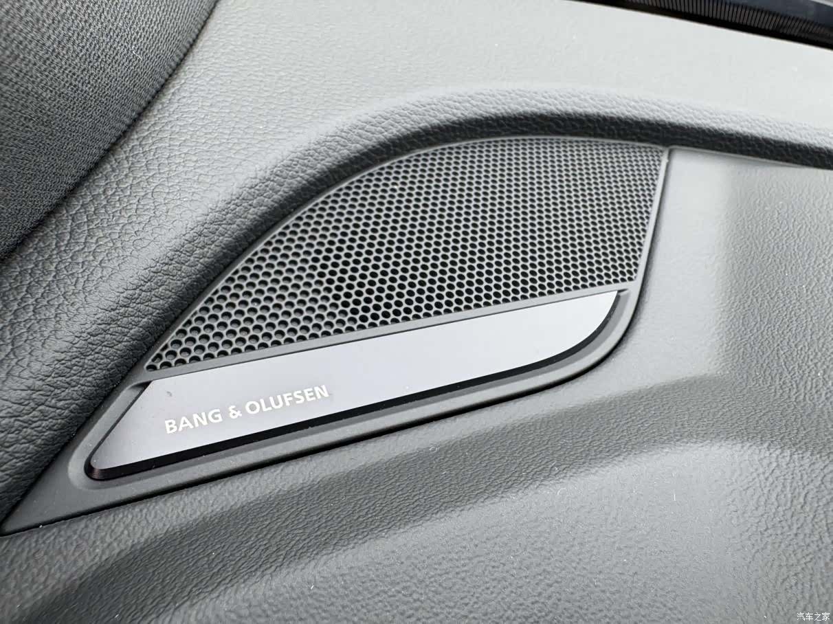 Audi Q5L, 2024 11