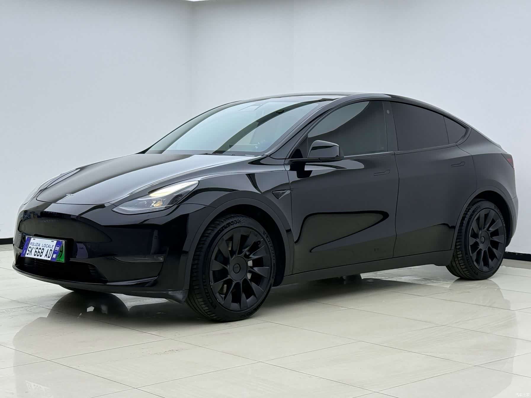 Tesla Model Y, 2021 1