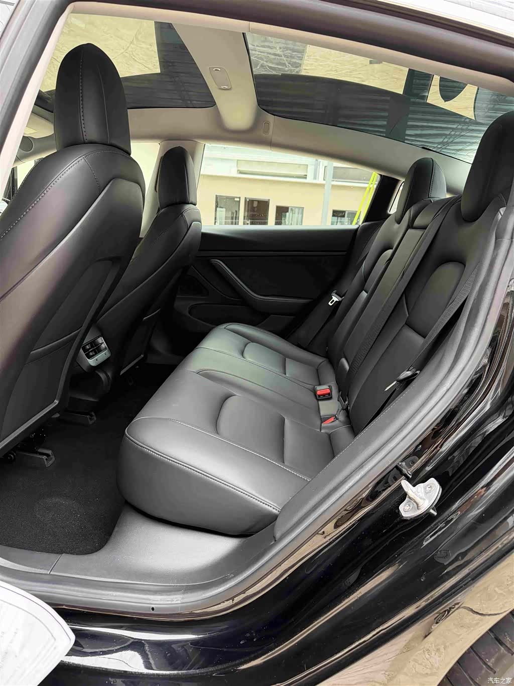 Tesla Model 3, 2019 7