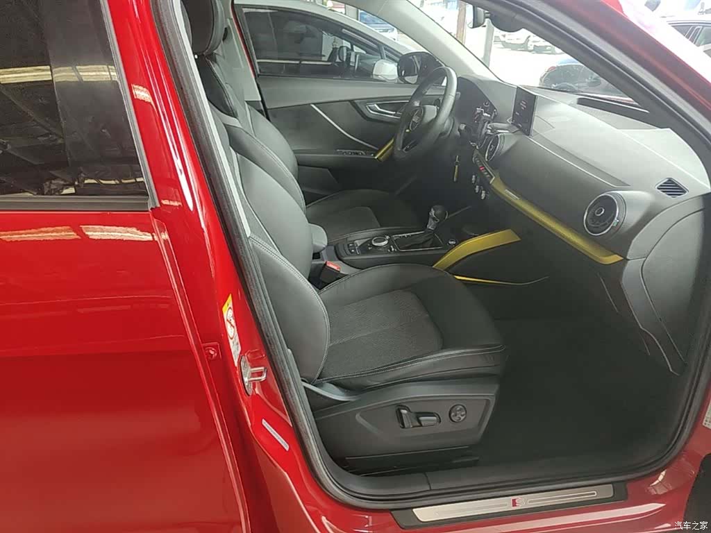 Audi Q2L, 2019 25