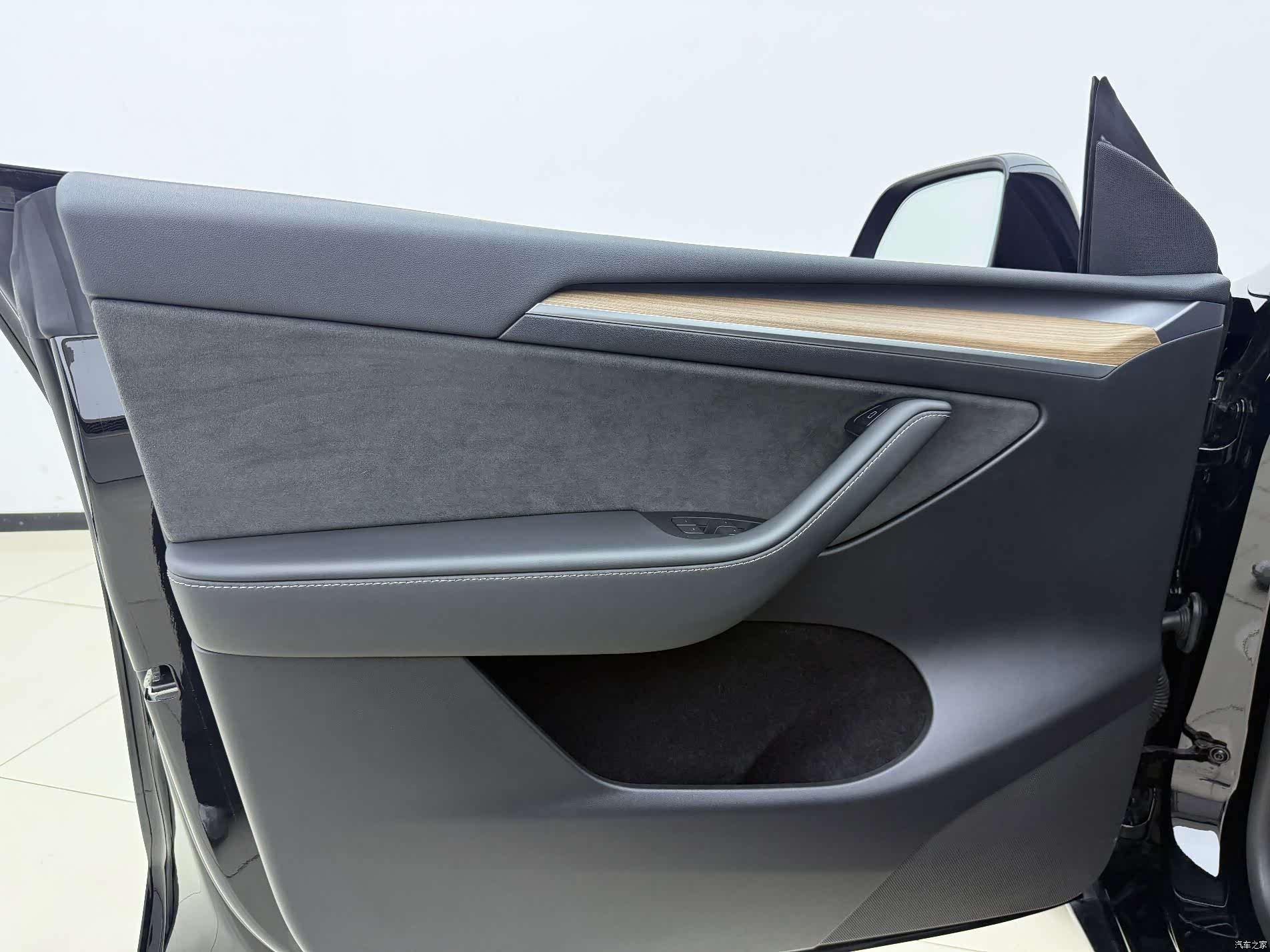Tesla Model Y, 2021 13