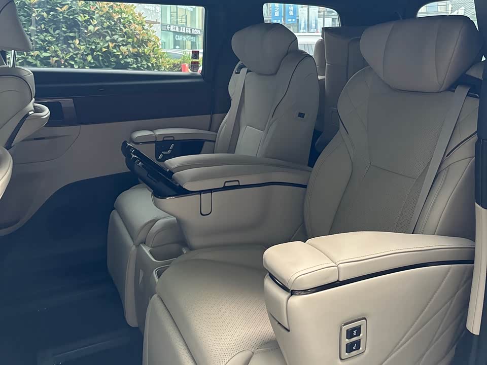Toyota Elfa