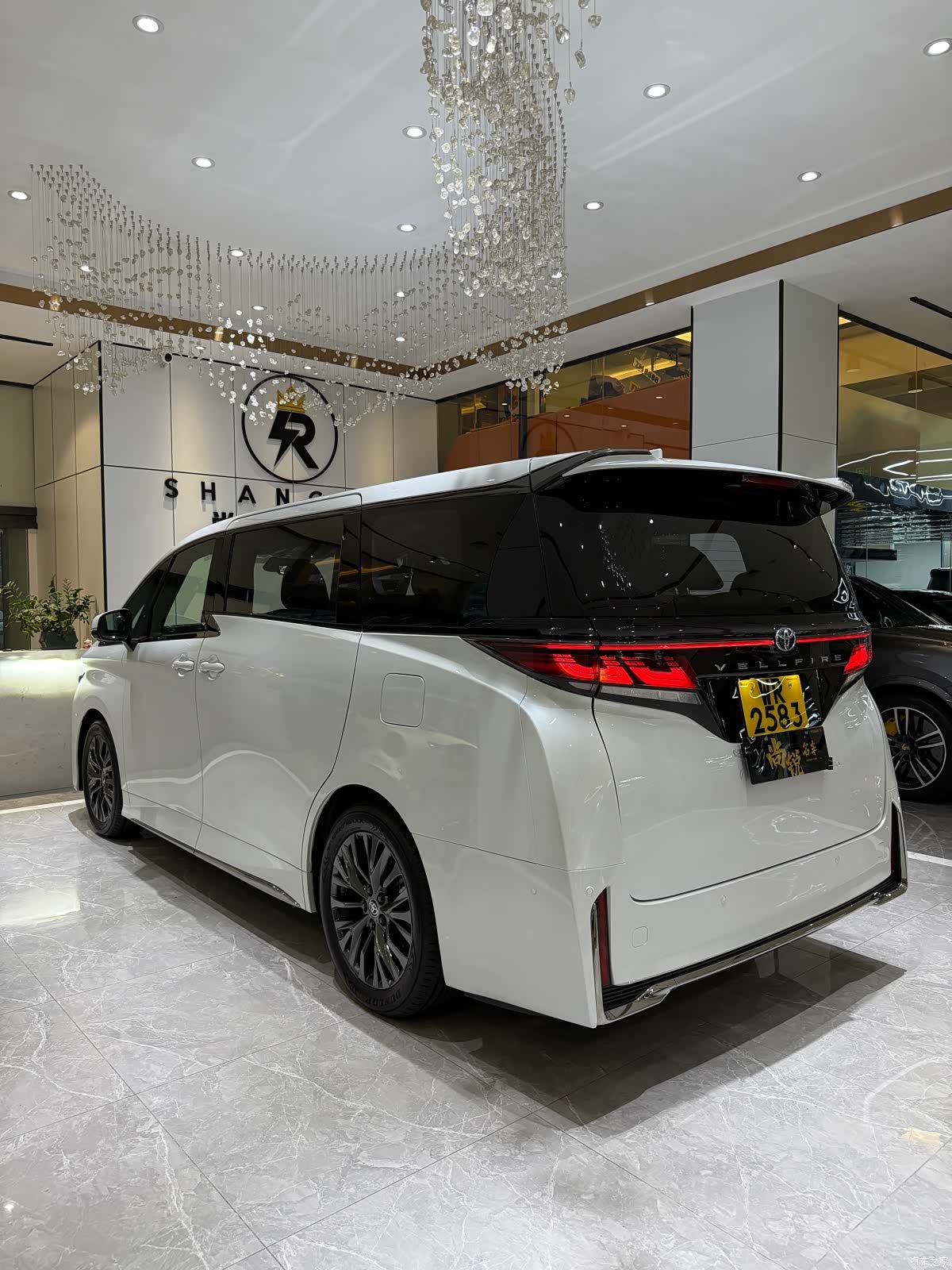 Toyota Vellfire, 2025 19