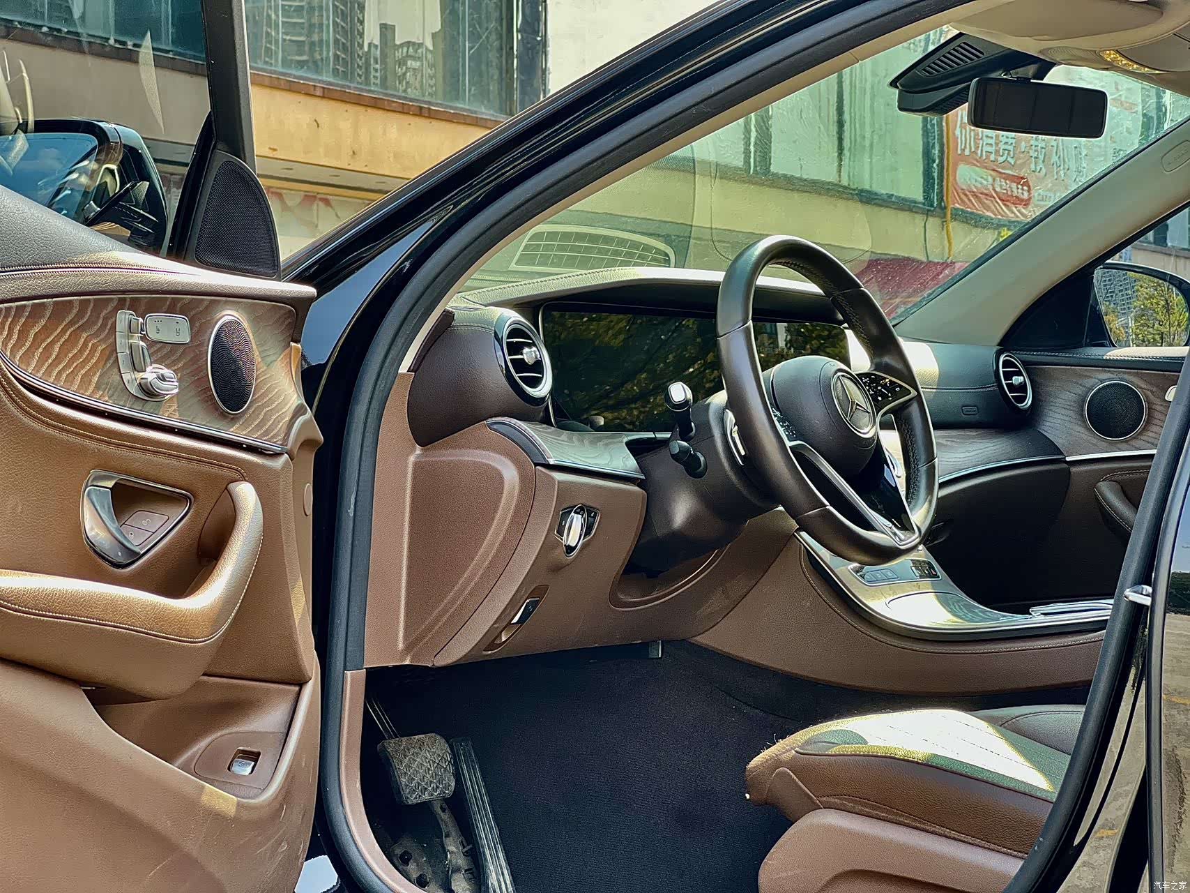 Mercedes-Benz E-Class, 2023 4