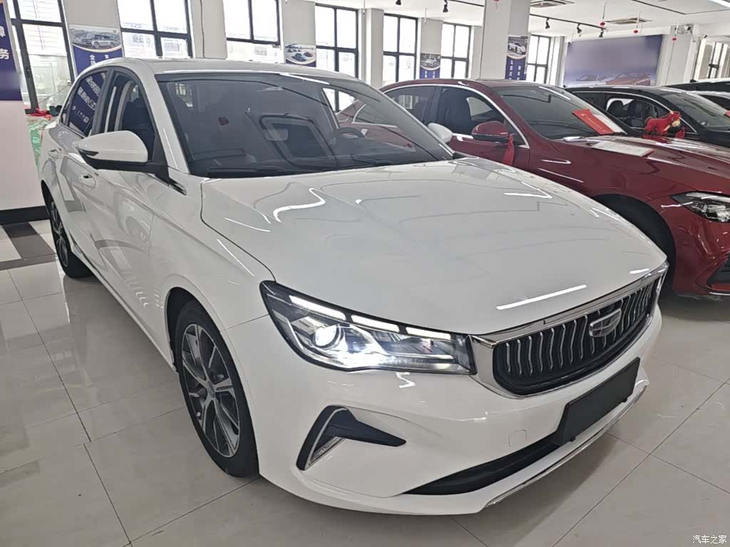 Geely Emgrand, 2022 4