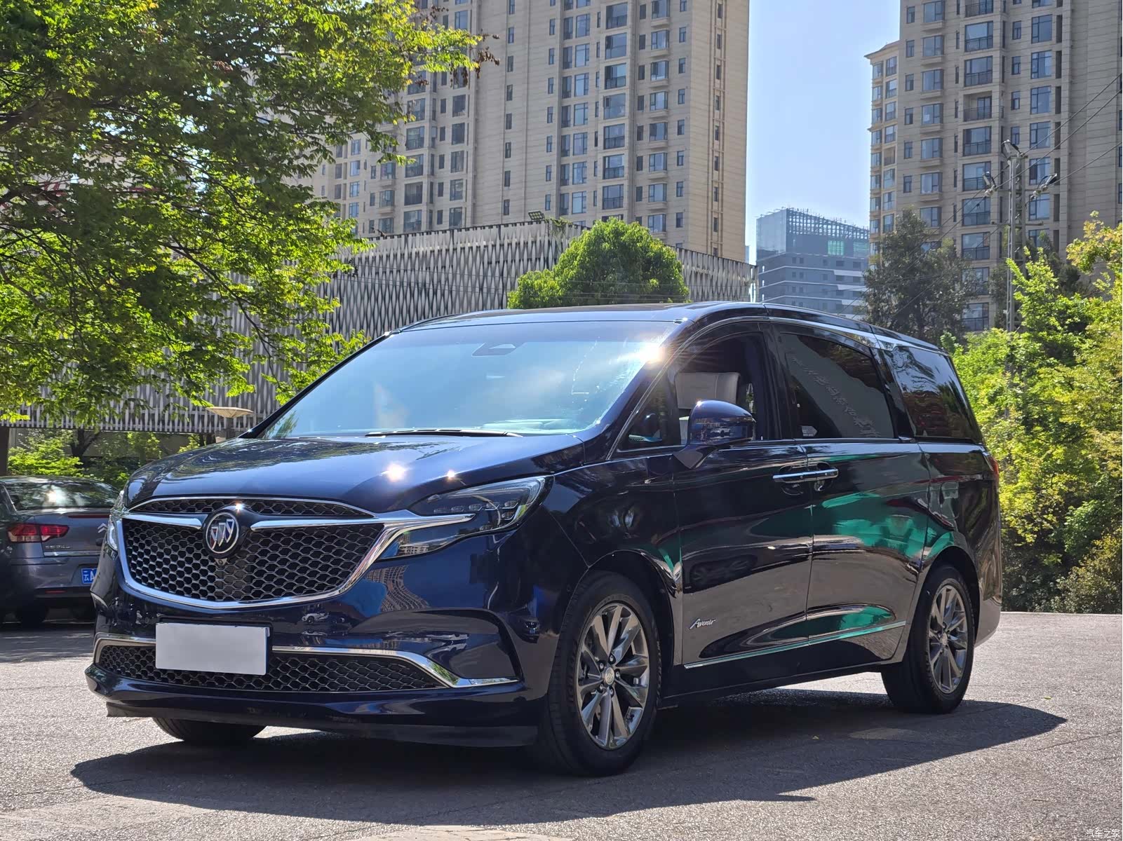 Buick GL8, 2021 1