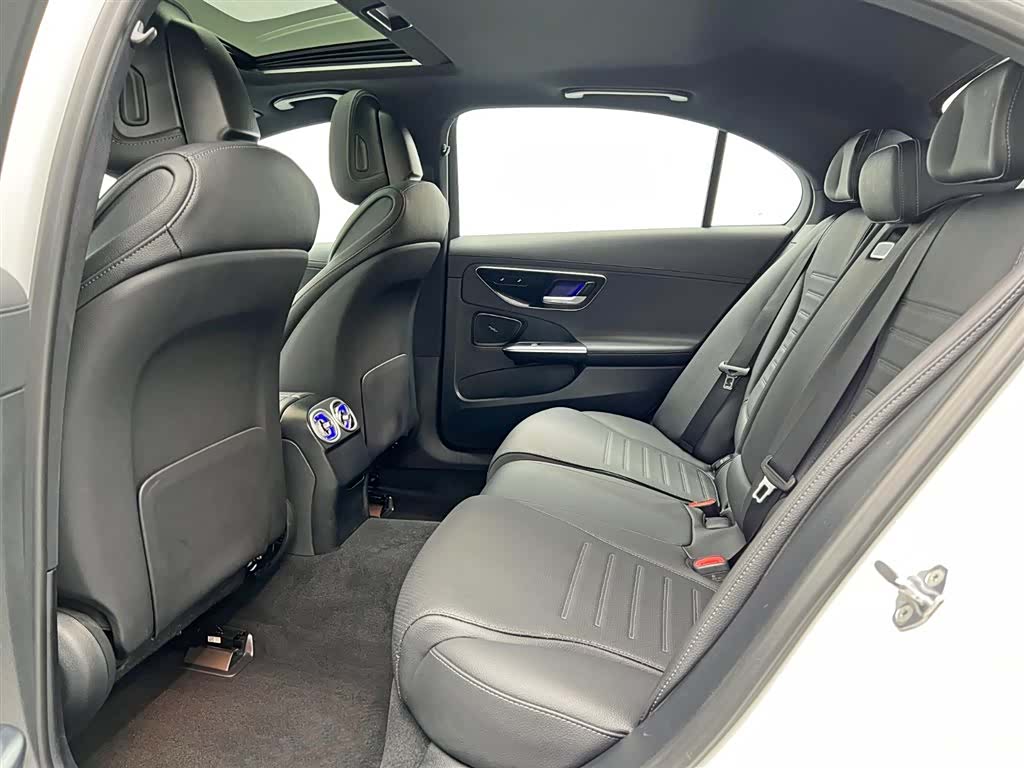 Mercedes-Benz C-Class, 2023 16