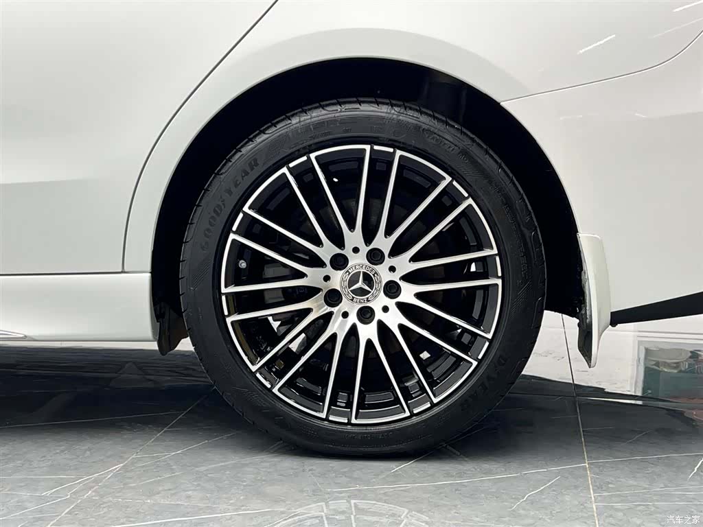 Mercedes-Benz C-Class, 2023 25