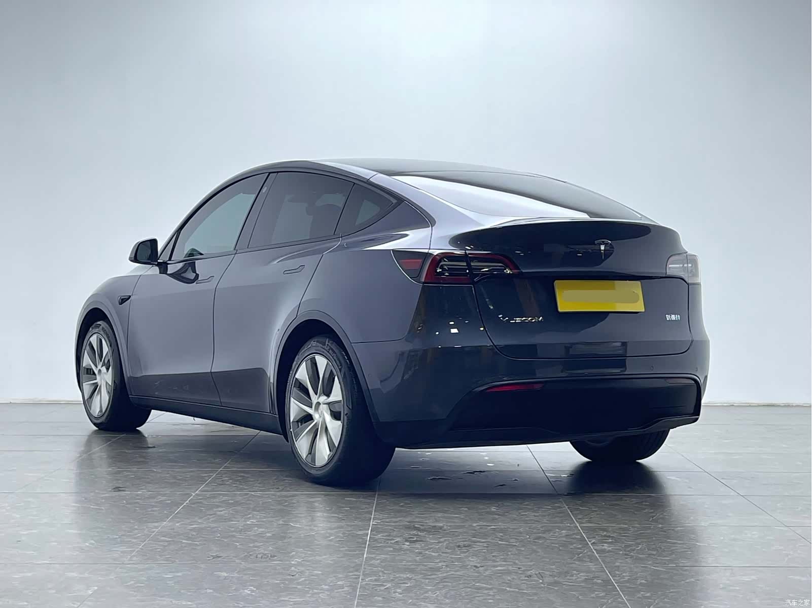 Tesla Model Y, 2022 21