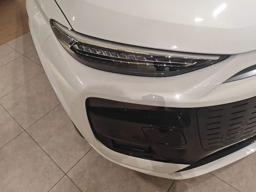 Audi Q6L e-tron 2025, фото 11