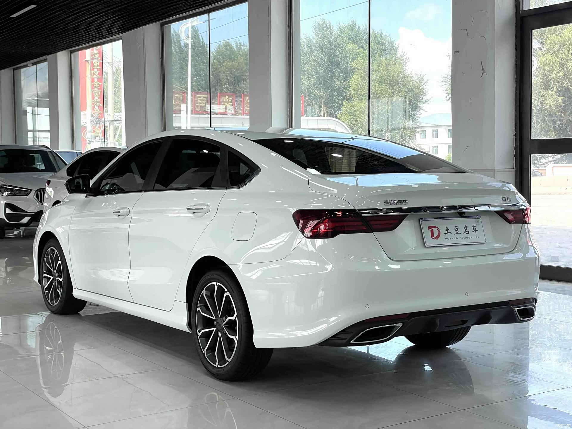 Geely Binray, 2022 6