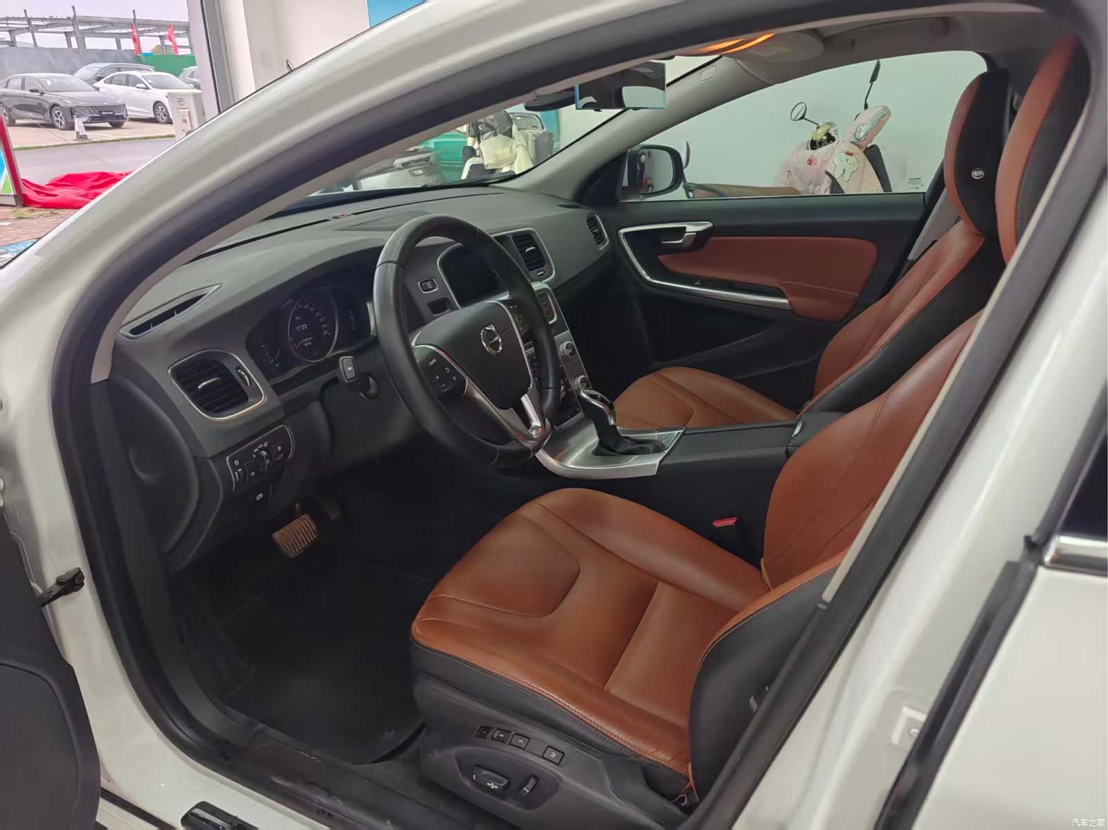 Volvo S60, 2018 все фото