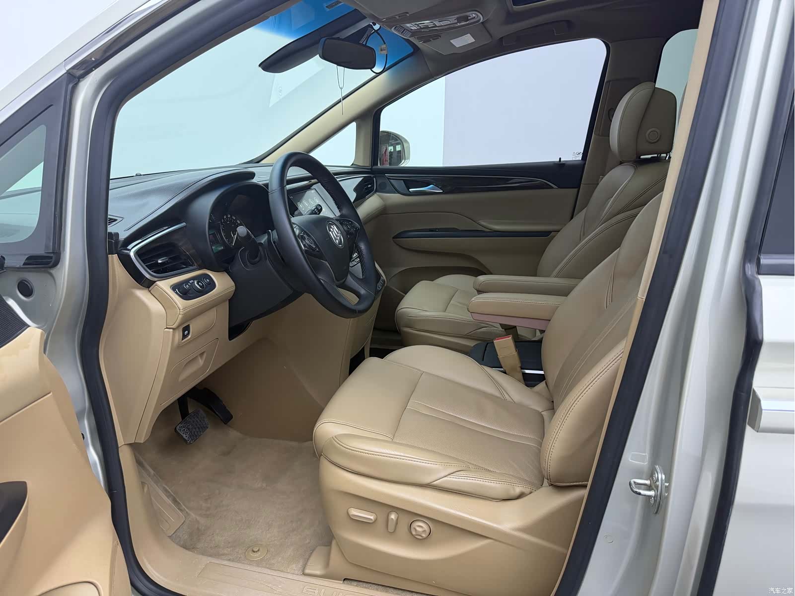 Buick GL8, 2018 все фото