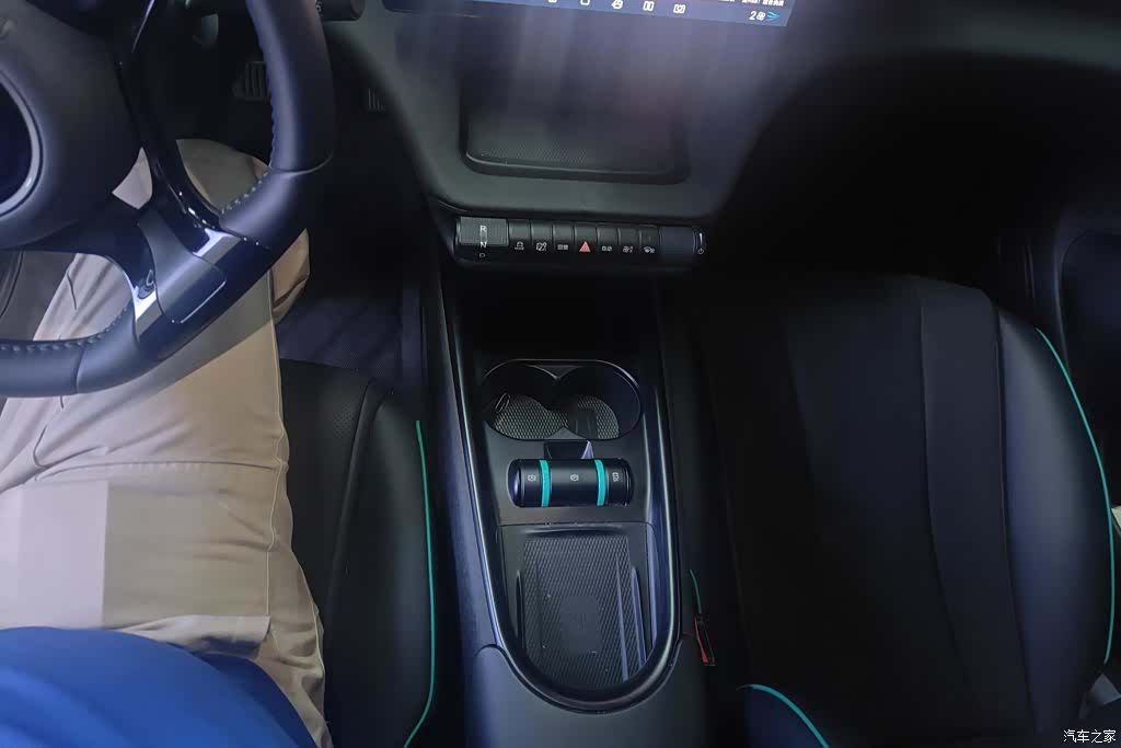 BYD Dolphin, 2024 16