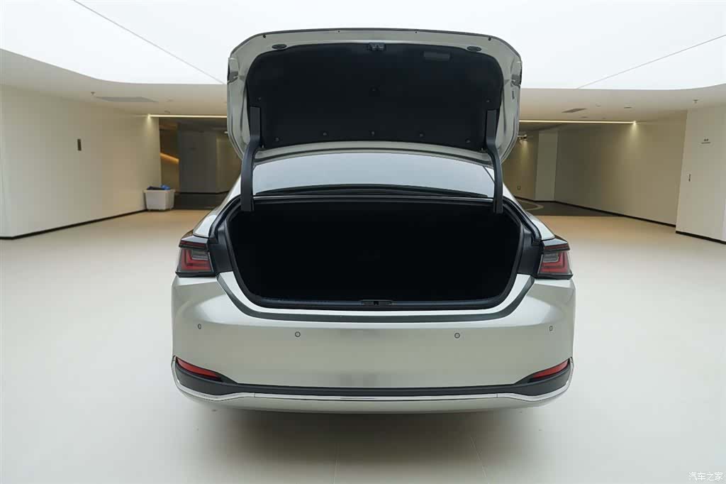 Lexus ES, 2026 6