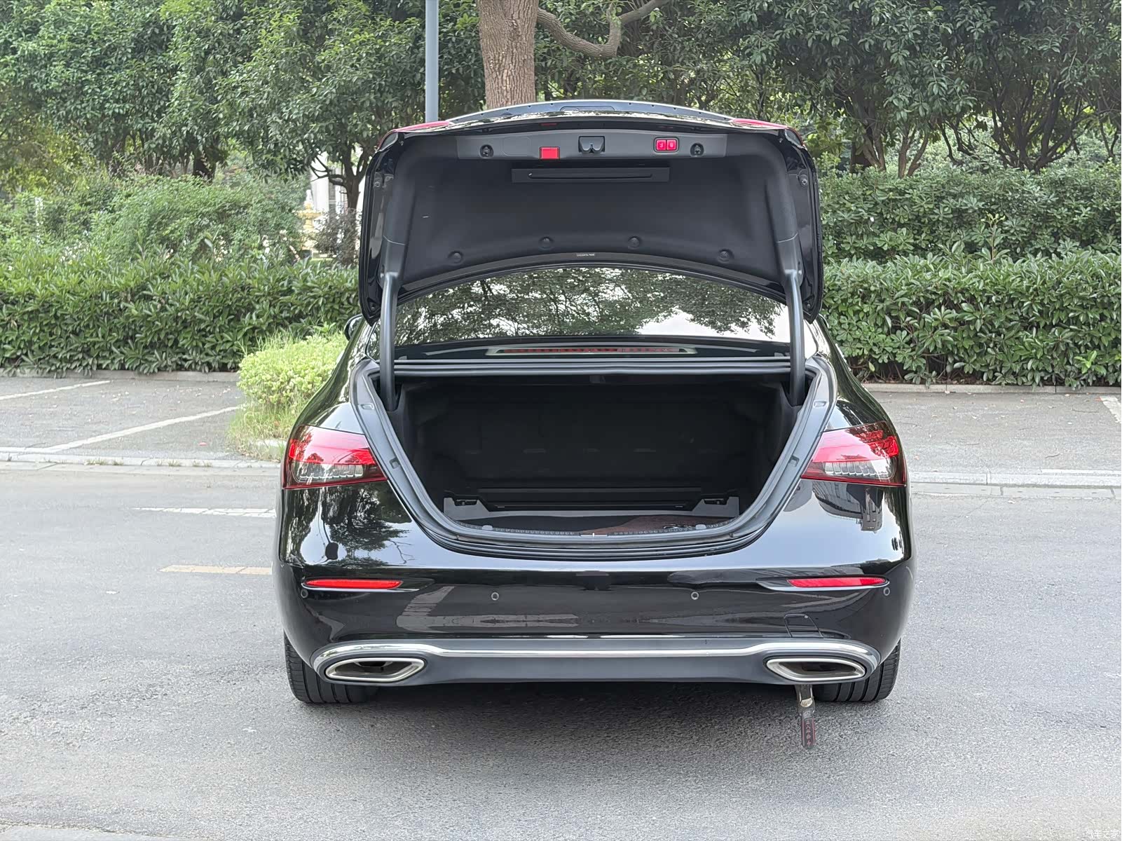 Mercedes-Benz E-Class, 2022 16