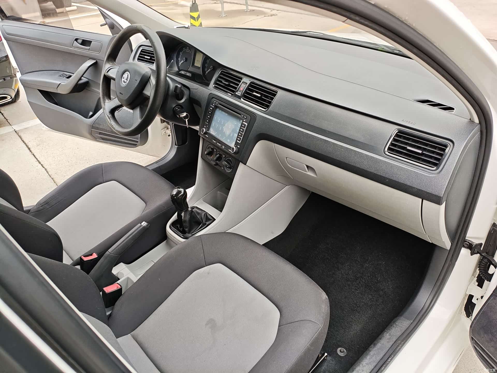 Skoda Rapid, 2014 13
