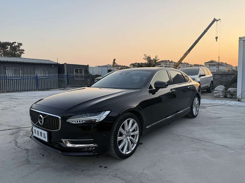 Volvo S90