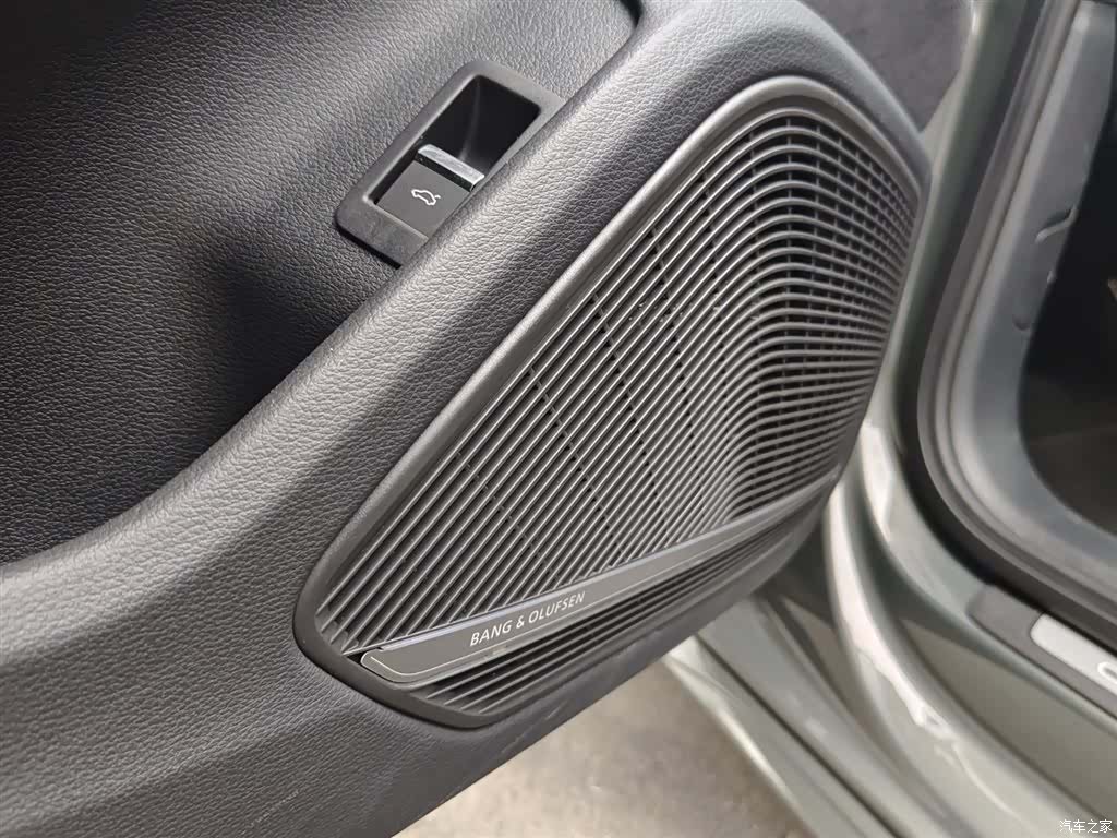 Audi S4, 1900 15
