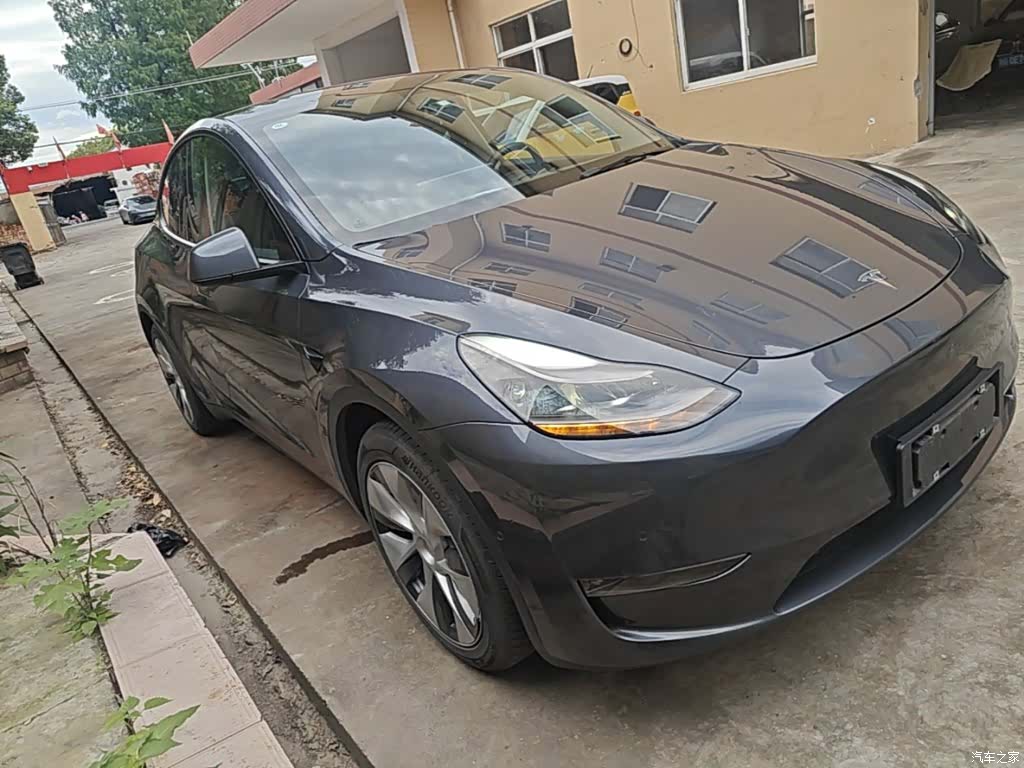 Tesla Model Y, 2021 4