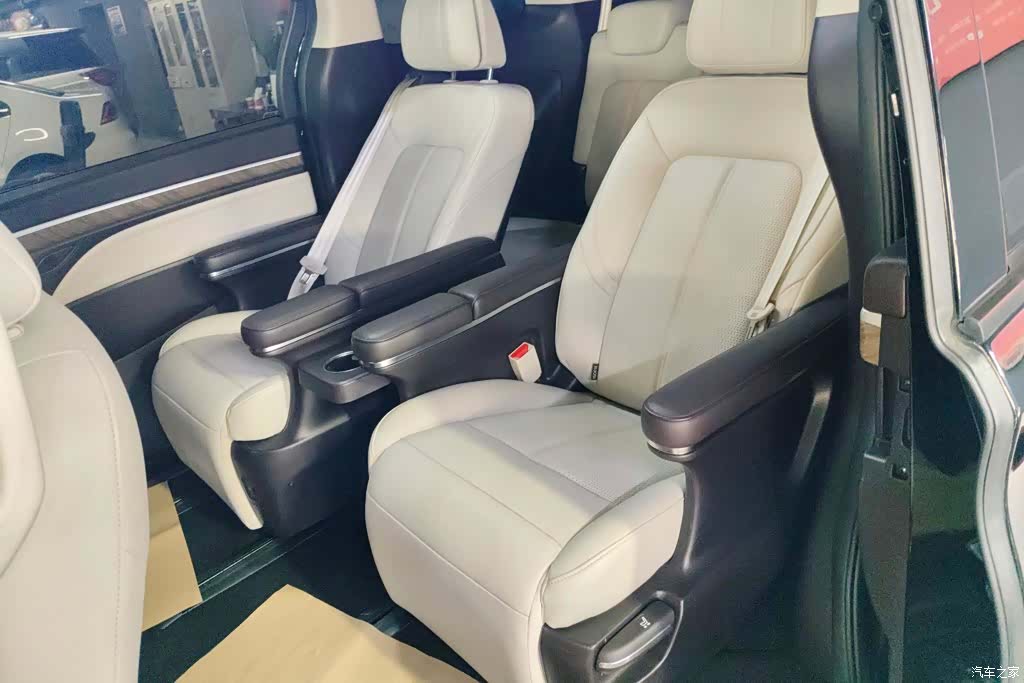 Trumpchi M8, 2022 11