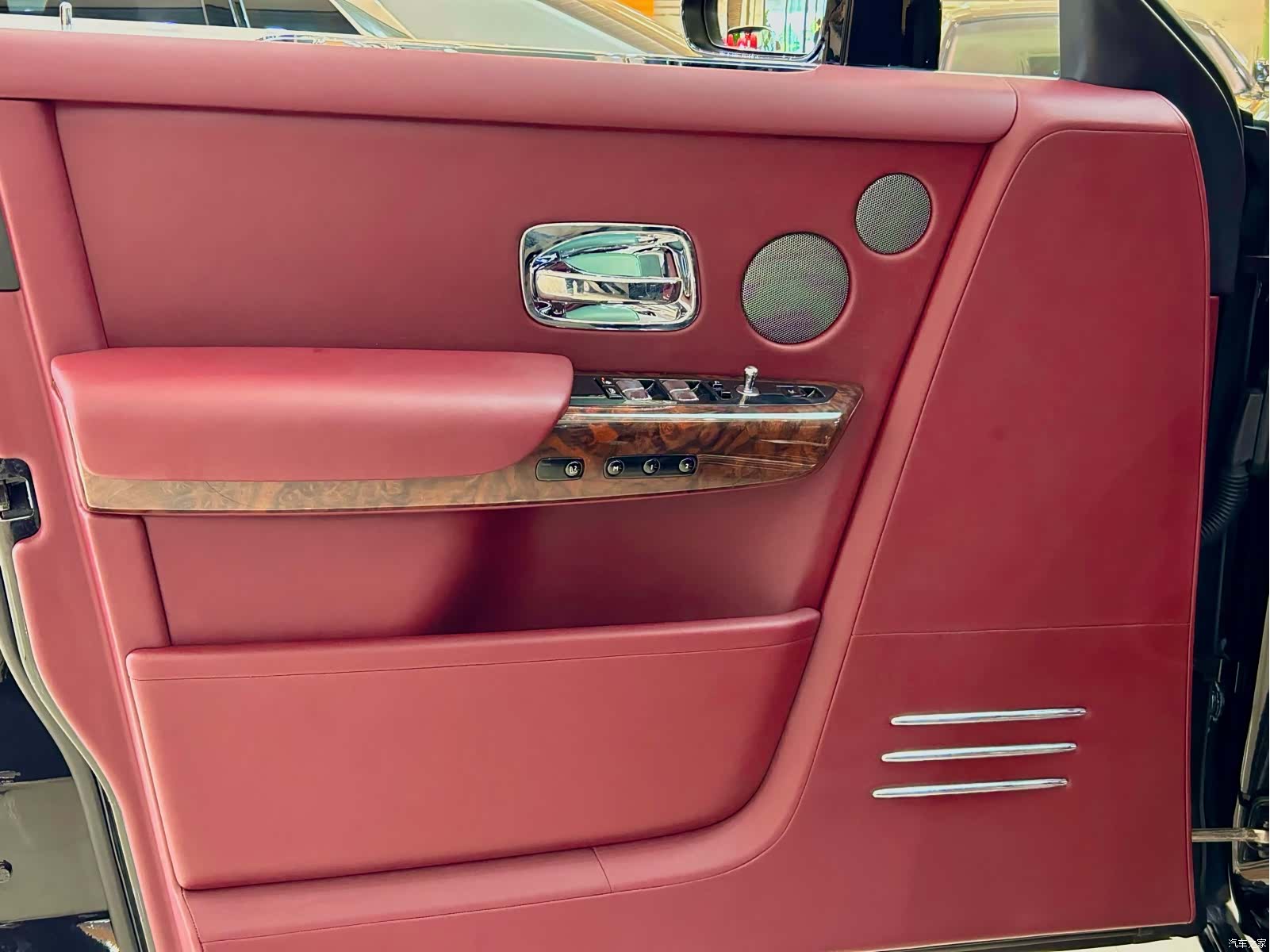 Rolls-Royce Phantom, 2019 8