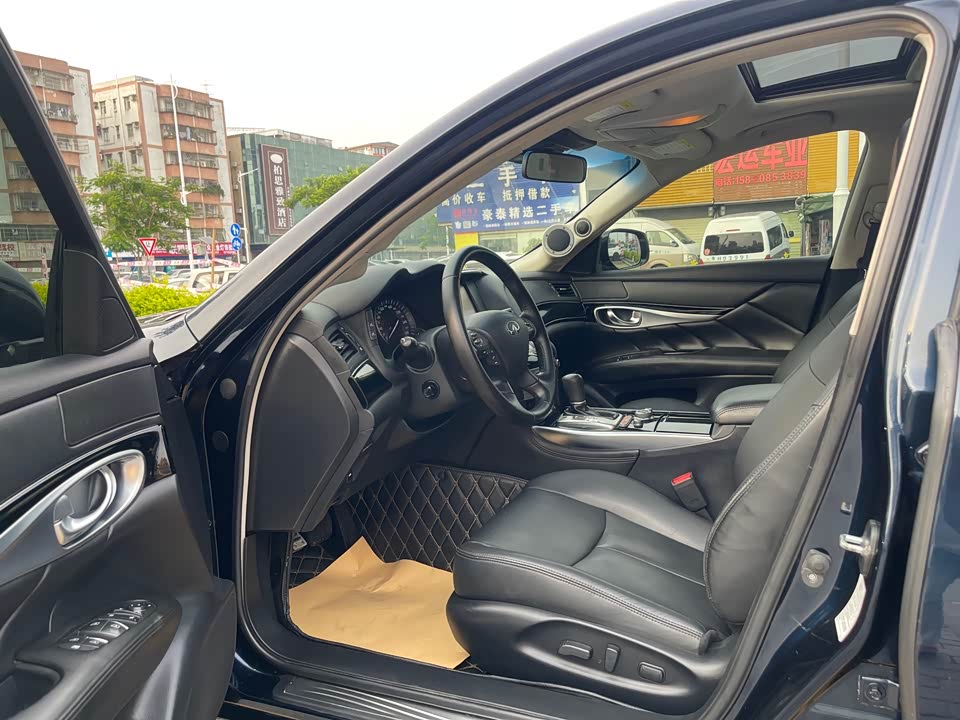 Infiniti Q70 Infiniti Q70