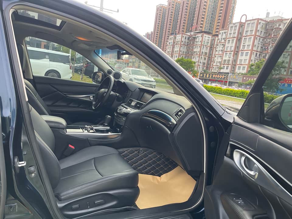 Infiniti Q70 Infiniti Q70
