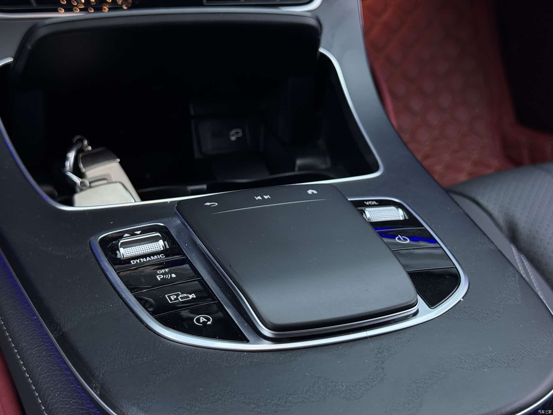 Mercedes-Benz E-Class, 2023 23