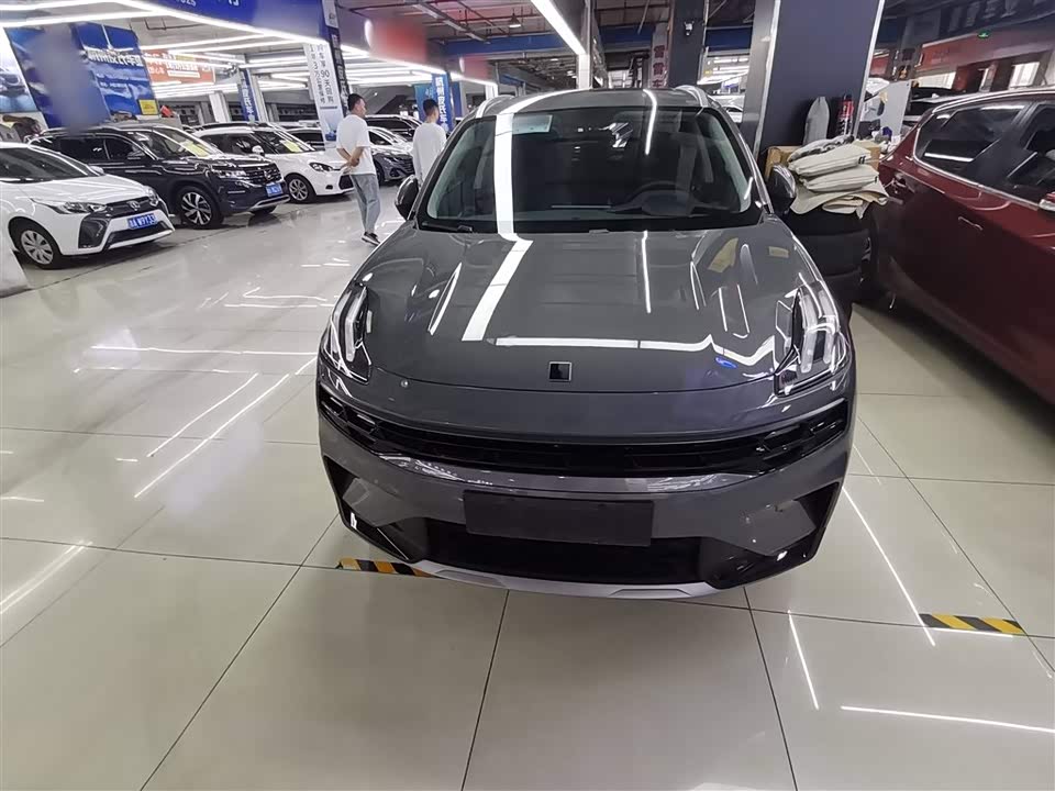 Lynk & Co 06 EM-P