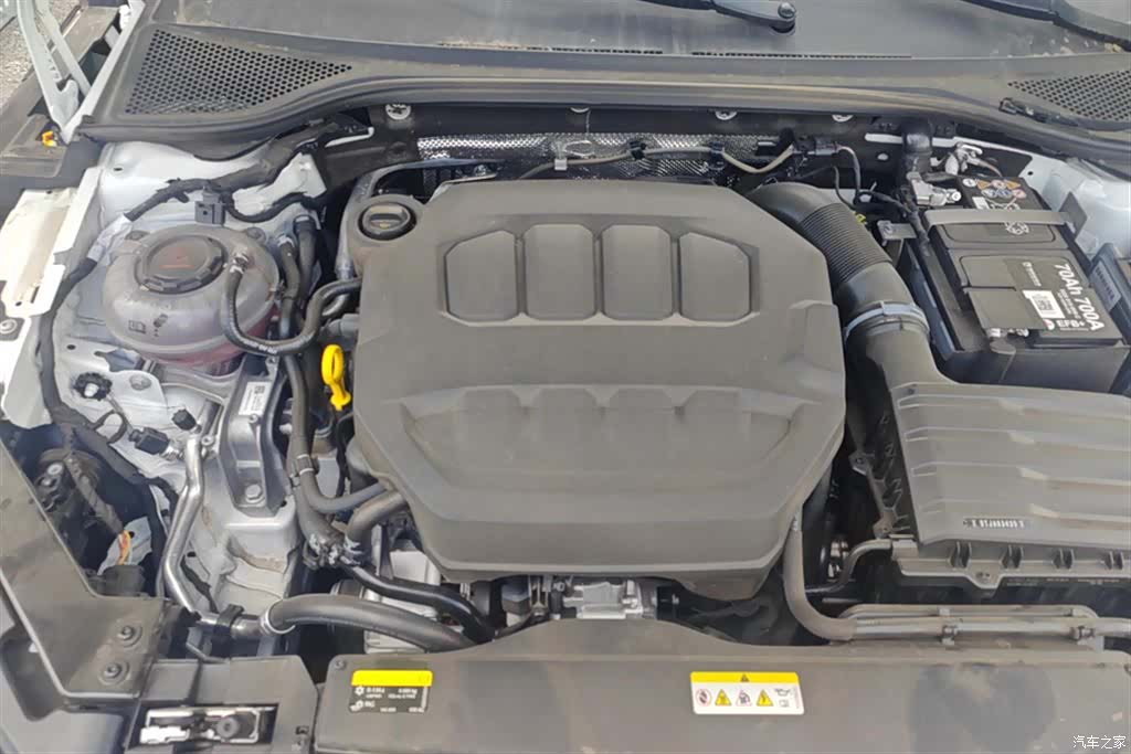 Volkswagen CC, 2026 10