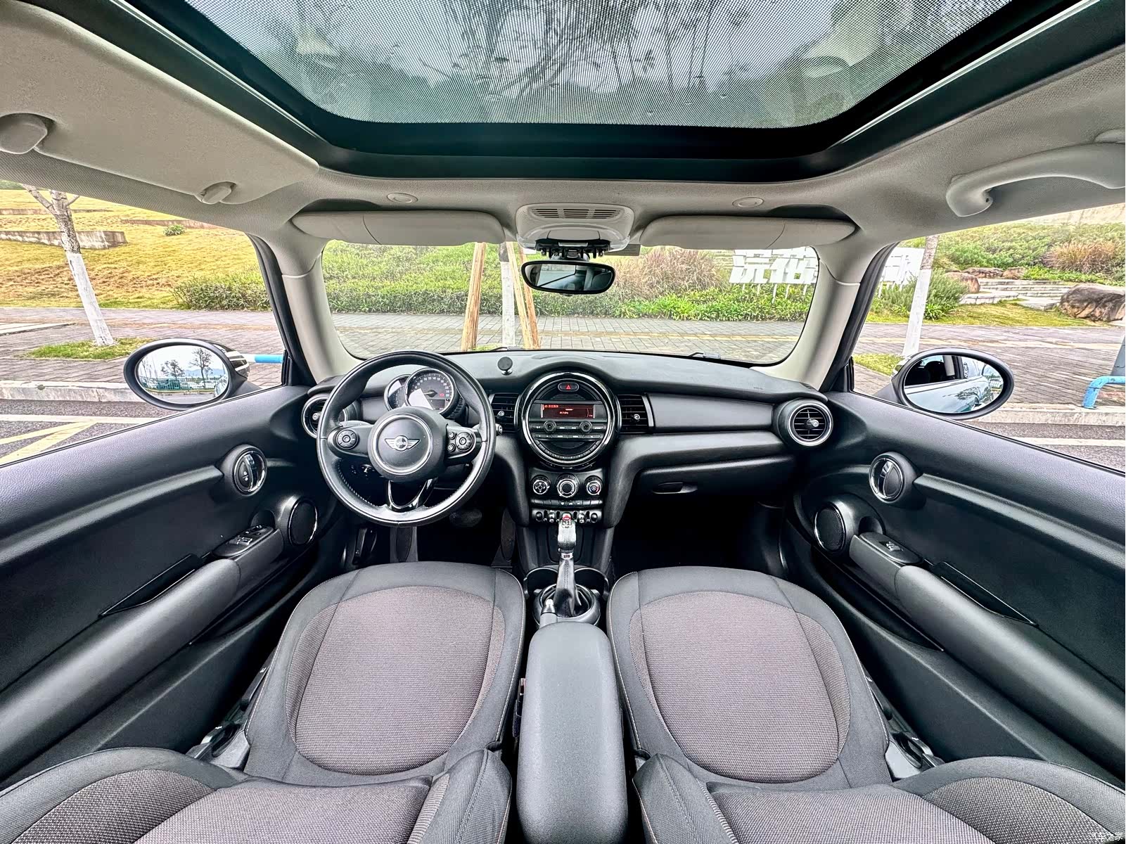Mini ONE, 2016 32